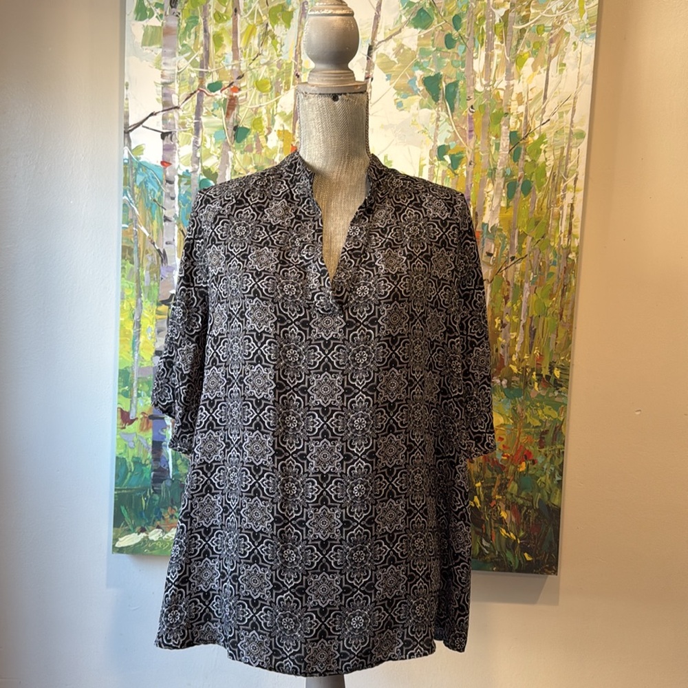 MORGAN TAYLOR 🖤BLACK & WHITE🤍 FLORAL SHORT SLEEVE TOP PLUS SIZE 1X 🌟EUC🌟